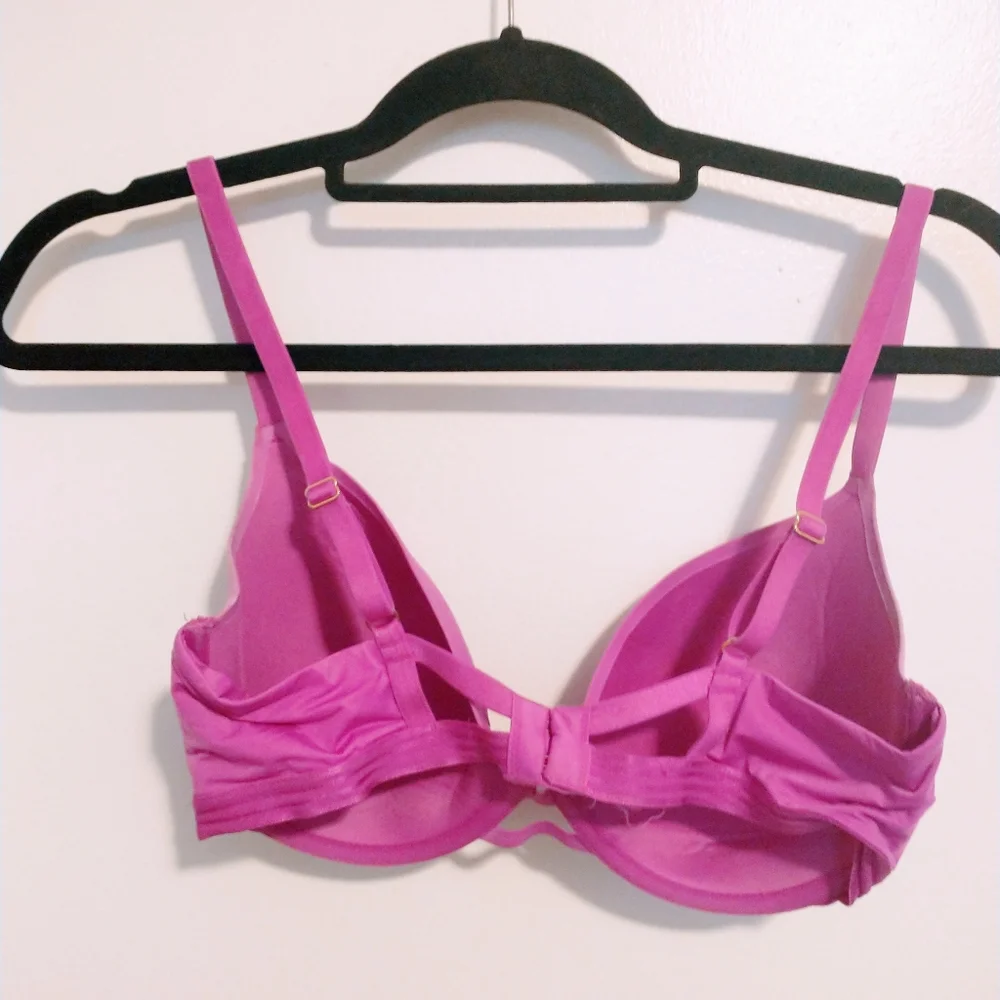 Savage Fenty bra with strappy cutout back strap. Size 34DD pink purple bra. Has
